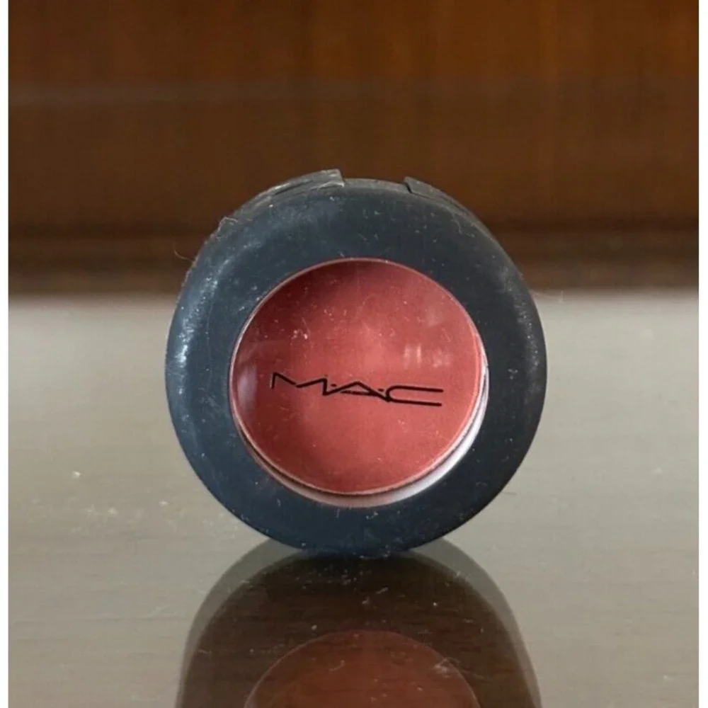 Discontinued MAC So‎ Haute Right Now Kiss Eyeshadow Full size 1.5g/0.05oz